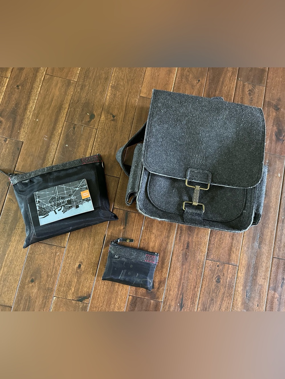 Sons of Trade messenger style diaper bag - Picture 3 of 8